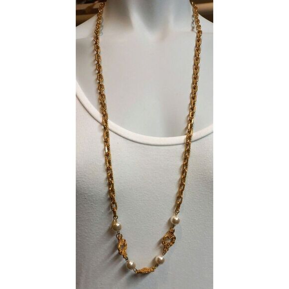 Superb. Miriam Haskell Gold/Pearl Filigree Pearls Necklace & Faux Pearl Earrings - Picture 2 of 12